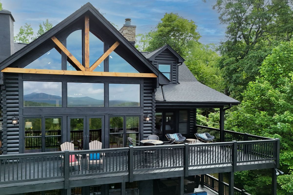 exterior of Asheville vacation rental
