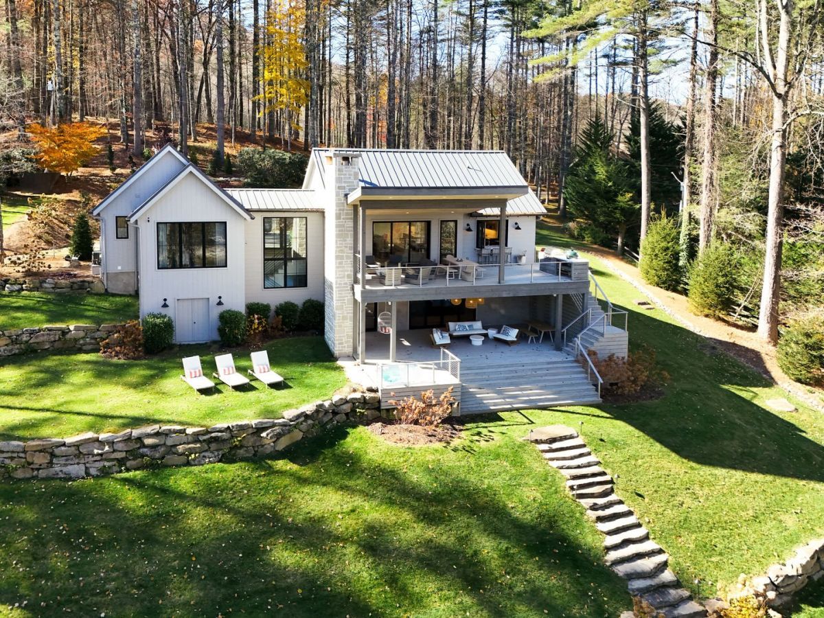exterior of Asheville vacation rental